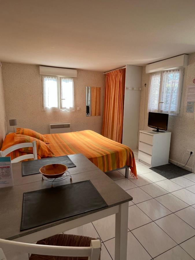 Hotel Residence Les Flots サン・パレ・シュル・メール エクステリア 写真