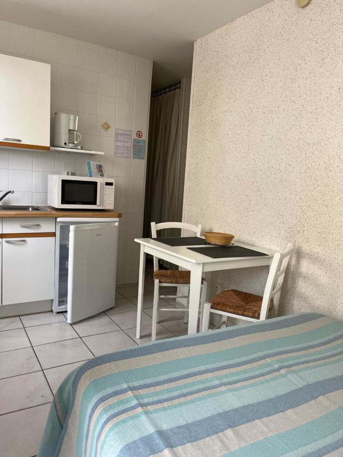 Hotel Residence Les Flots サン・パレ・シュル・メール エクステリア 写真
