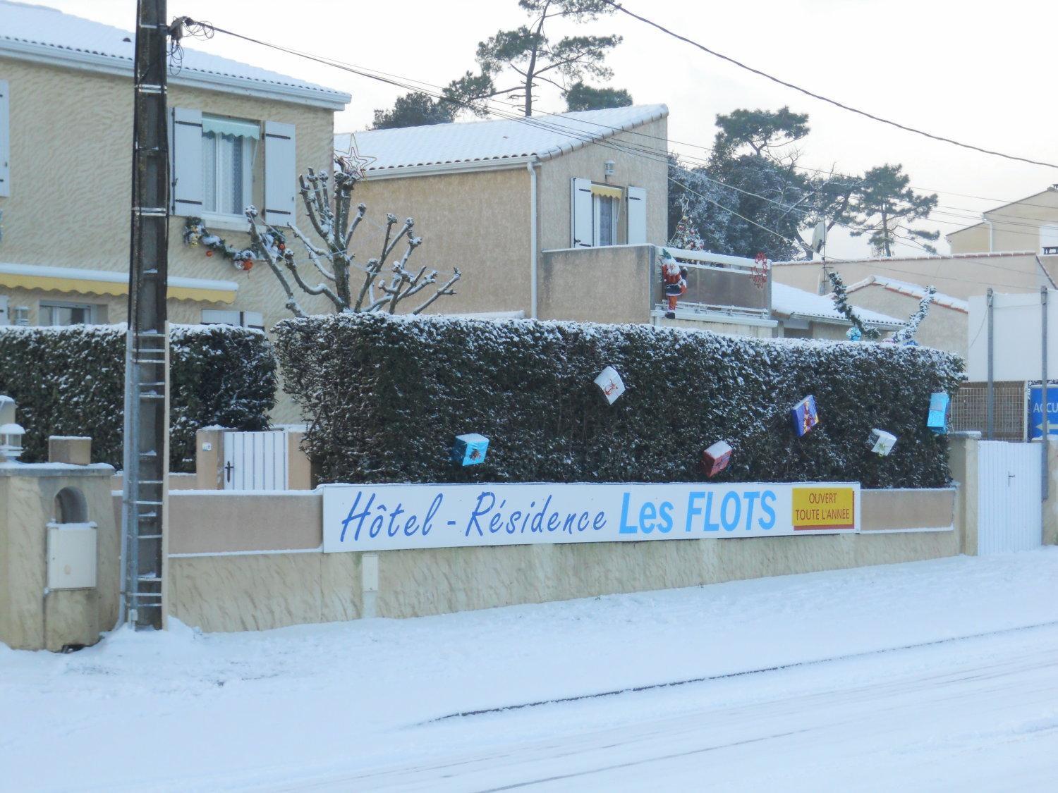 Hotel Residence Les Flots サン・パレ・シュル・メール エクステリア 写真