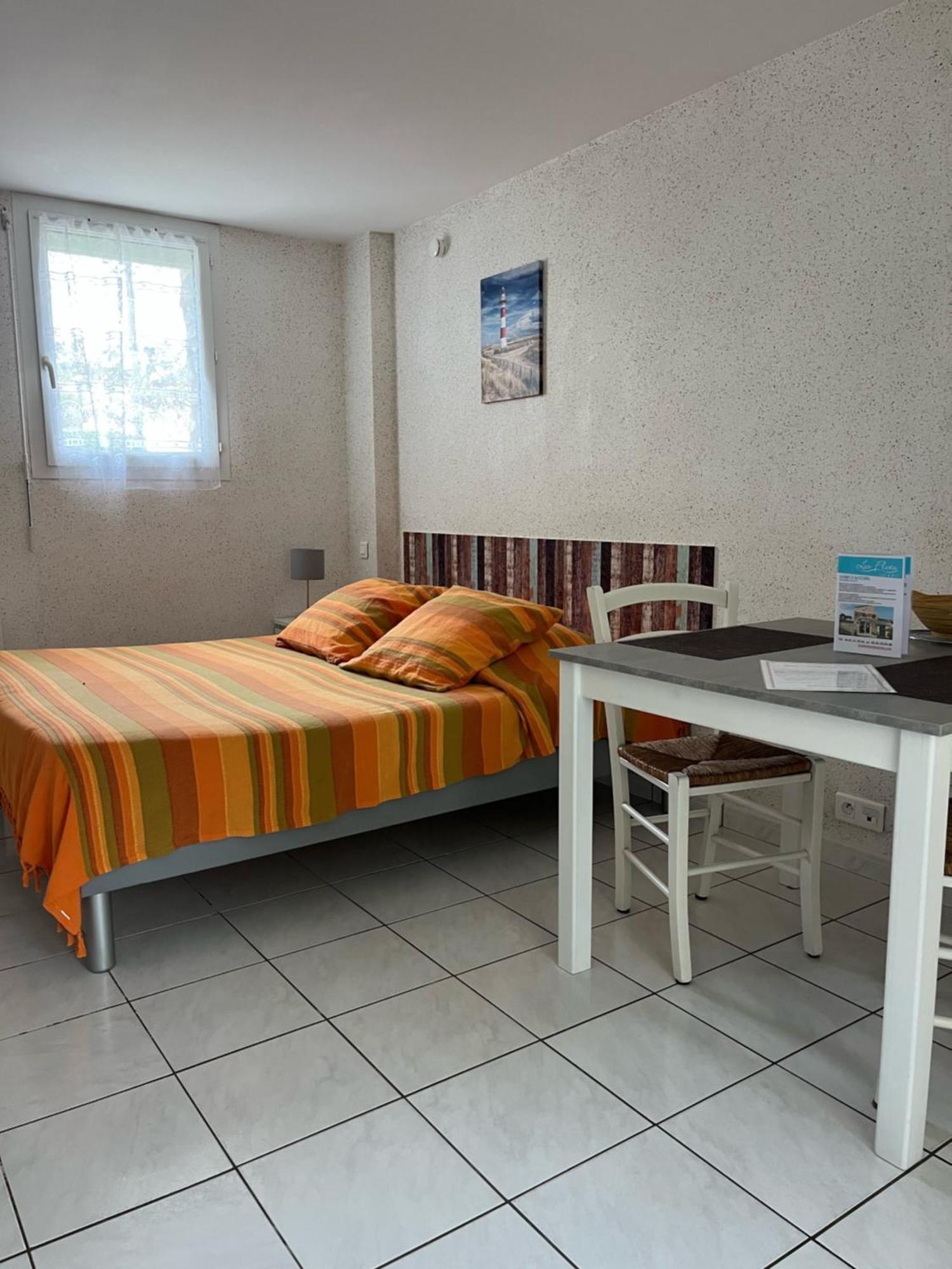 Hotel Residence Les Flots サン・パレ・シュル・メール エクステリア 写真