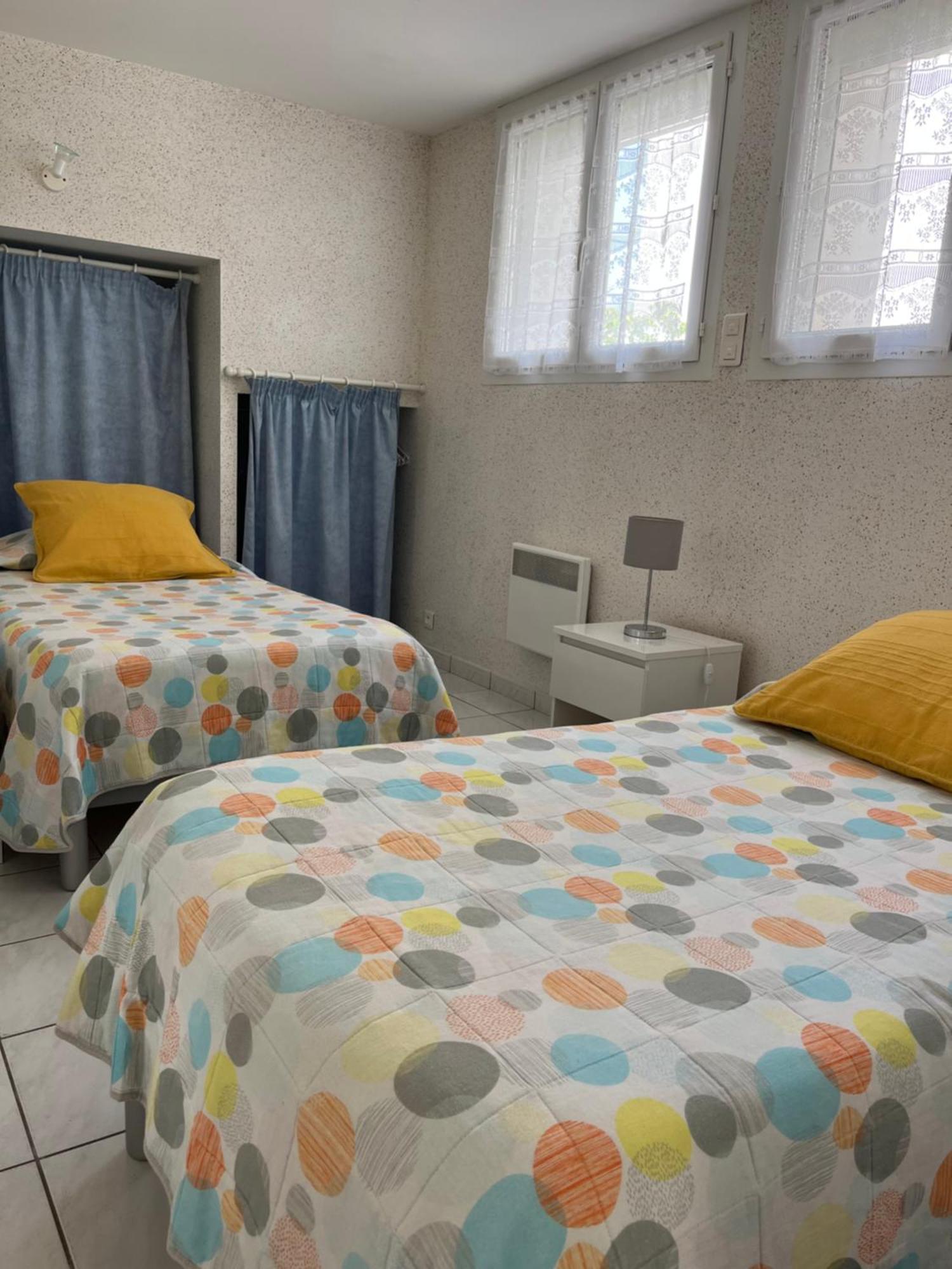 Hotel Residence Les Flots サン・パレ・シュル・メール エクステリア 写真