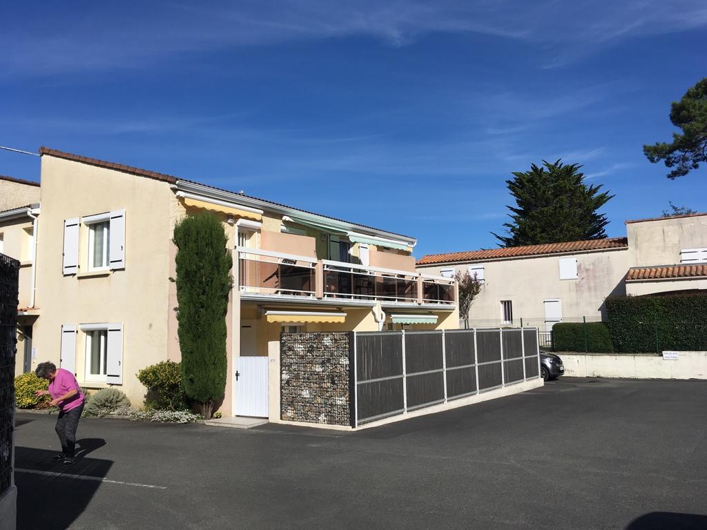 Hotel Residence Les Flots サン・パレ・シュル・メール エクステリア 写真