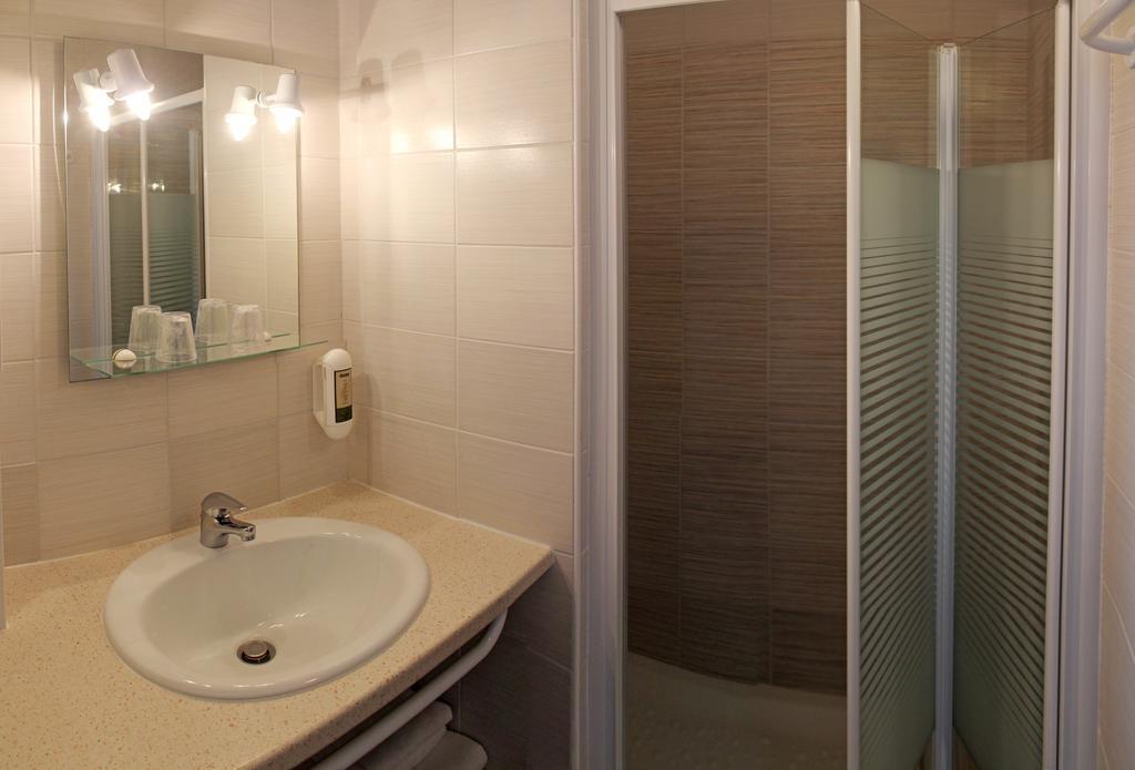 Hotel Residence Les Flots サン・パレ・シュル・メール エクステリア 写真